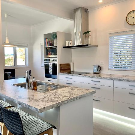 Coromandel Town Harbourside Cottage Luxury Accommodation Esterno foto